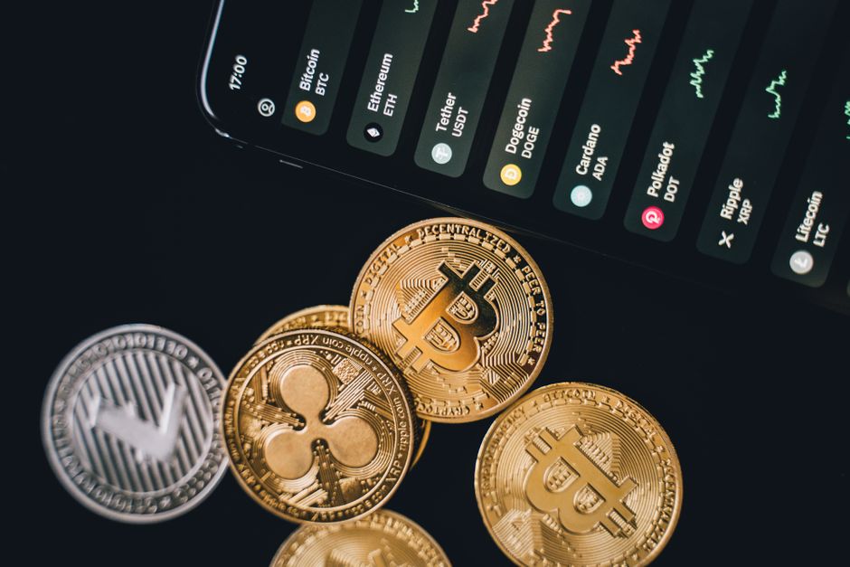 Investoren analysieren XRP und BTC Trends